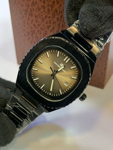 Universe Point dial line watch