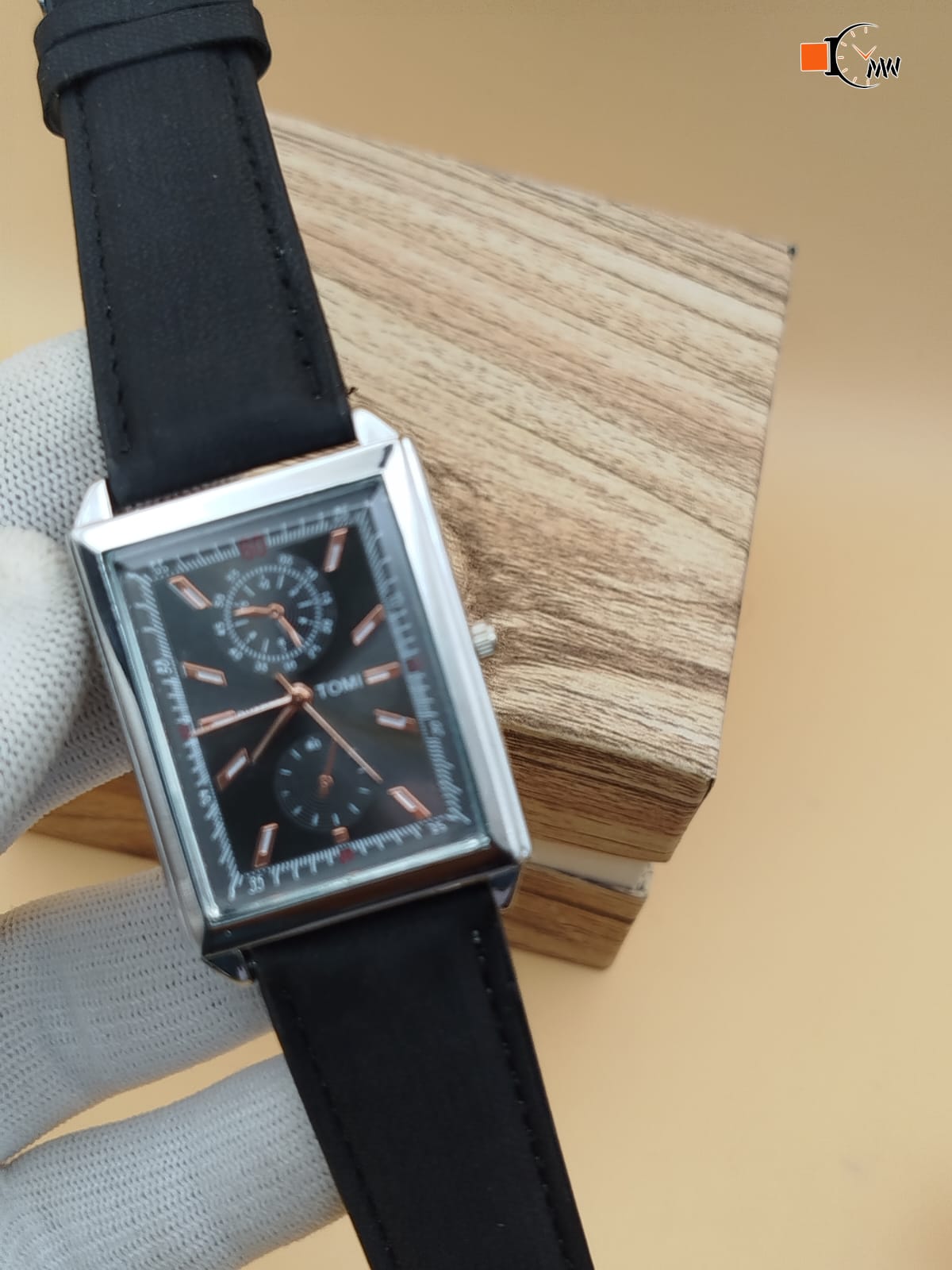 TOMI mens leather strap watch