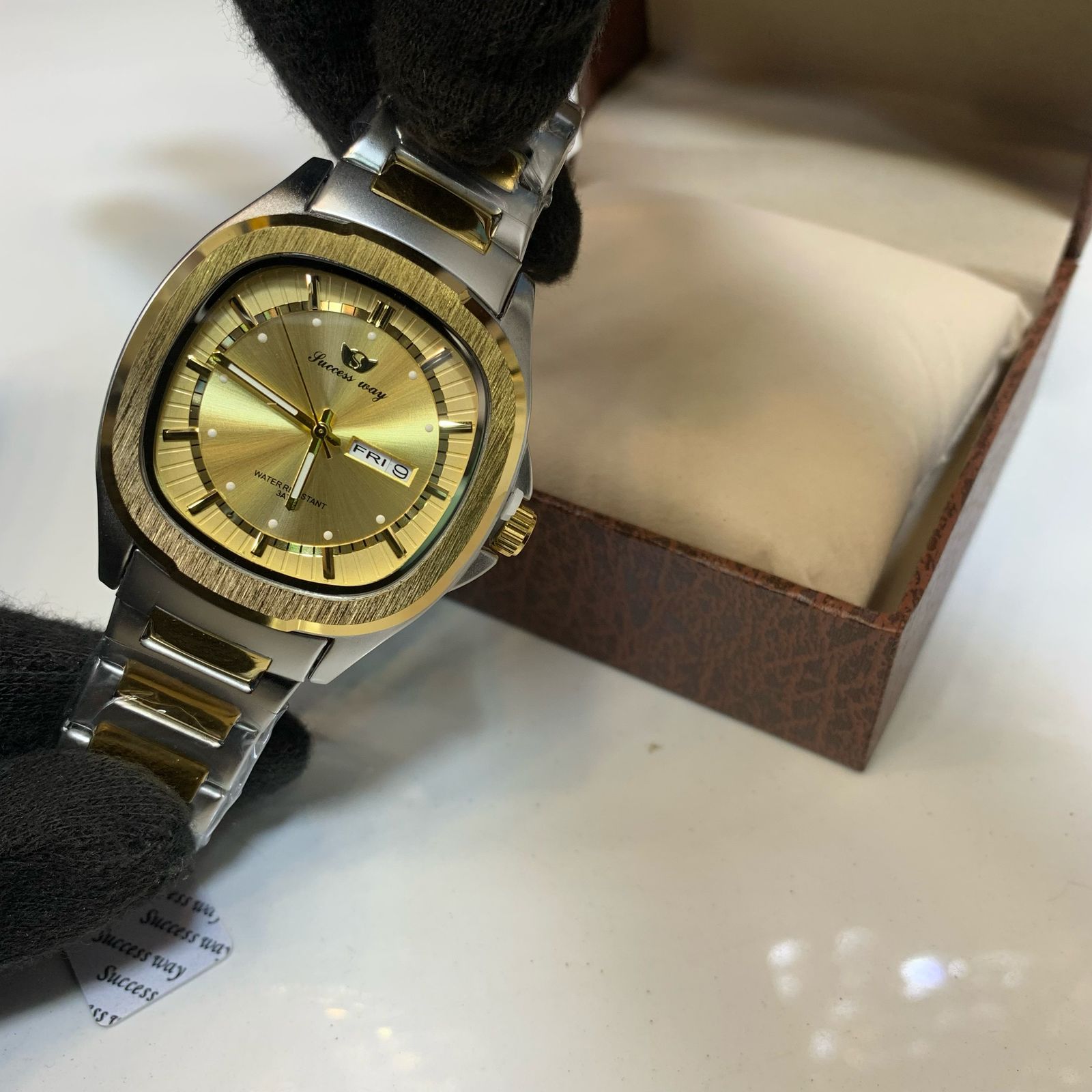 SuccesWay Men’s Watch (DAY/DATE)