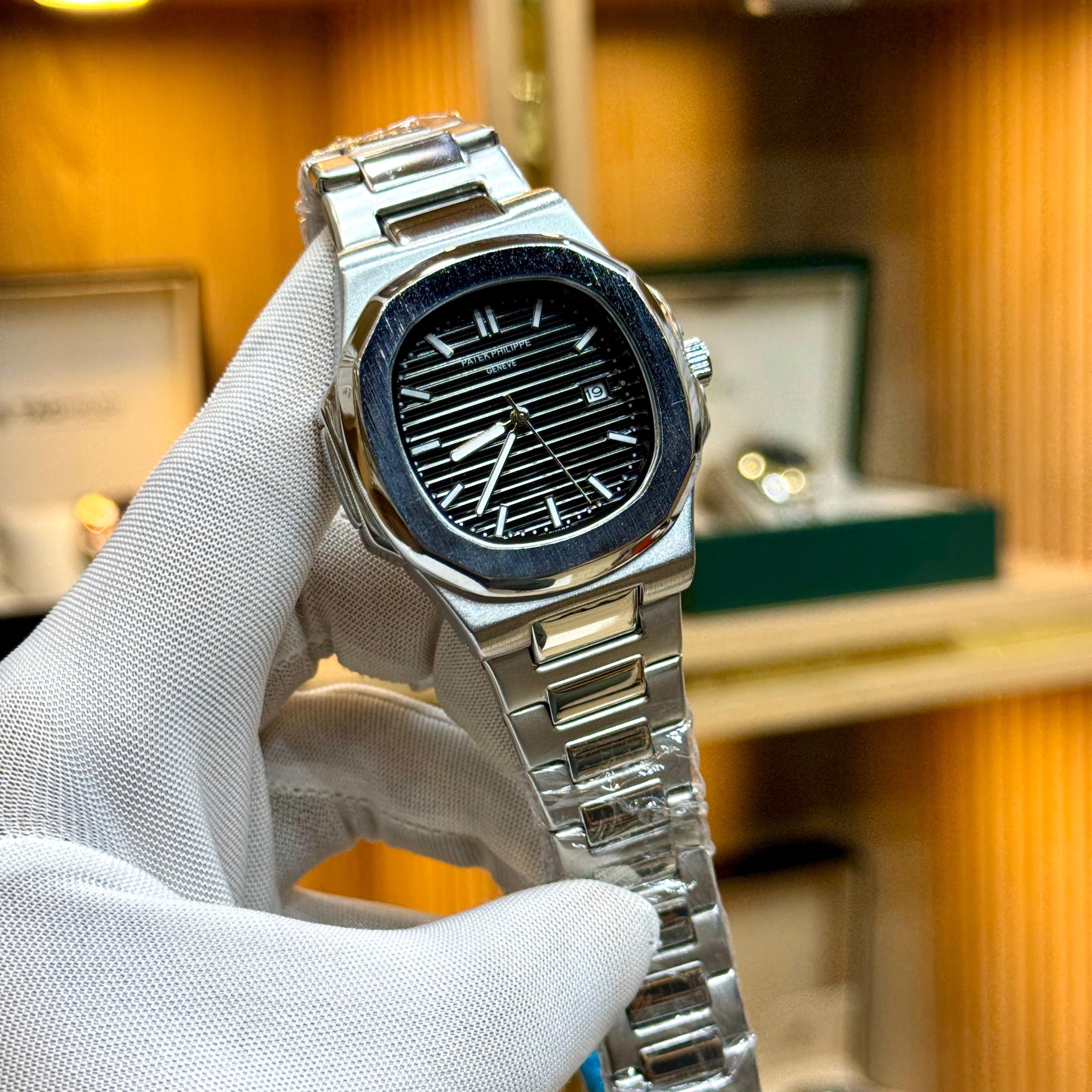 PATEK PHILLIPE MENS WATCH (Silver Chain)
