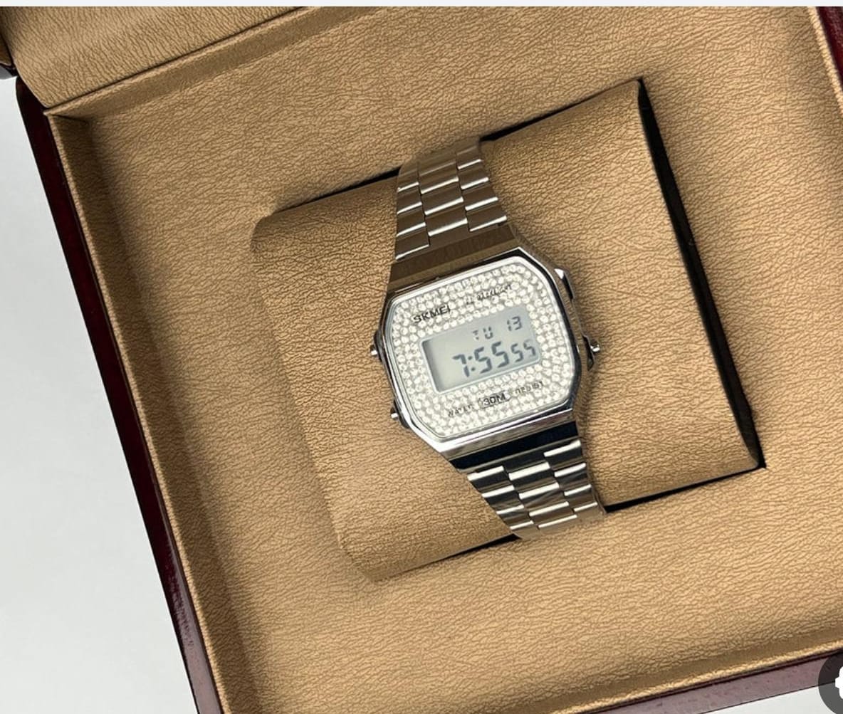 SKEMI  WOMEN DIGITAL DISPLAY WATCH