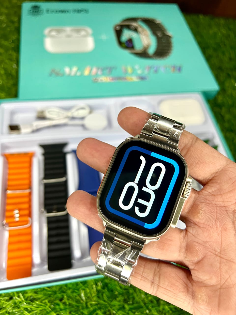 Crown H29   & WITH EARBUDS. LATEST MODEL &7+1+1 SMART WATCH